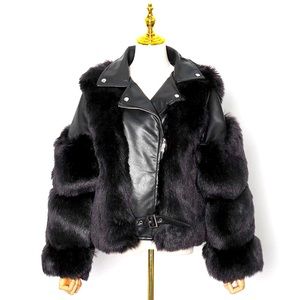 SOLD - Check out my latest items in my closet 🛍️